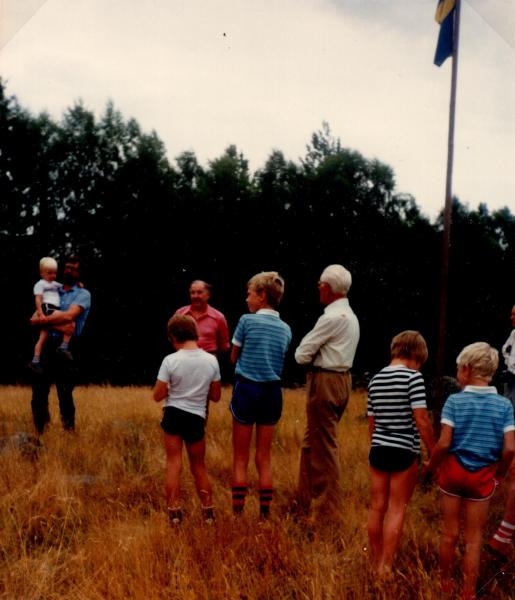 Harald talade om Dacke och Visade äldre föremål.