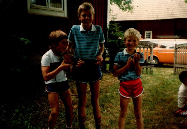 Harald talade om Dacke och Visade äldre föremål. Harald talade om Dacke och Visade äldre föremål.Pontus, Henrik, Fredrik tog ett i beslag.