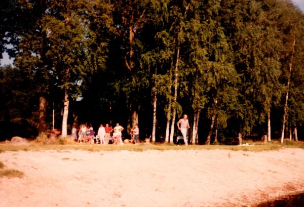 20 Aug -83. Årsmöte hemma hos Elisabeth, Karl-Erik, Hanna, Pontus, Marcus. Klättorps playan alá Hällstrand.