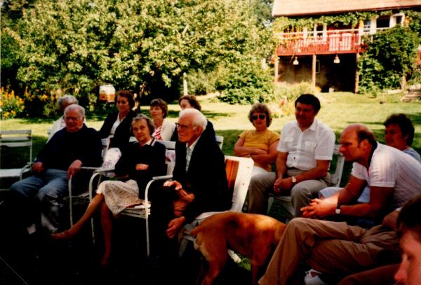 1984 Årsmöte Hos Britt o Sigge. Margit G, Einar, Hertha, Hilmer, Vera, Maj-Britt, Margit S. Vivan, Åke, UllaBritts Ulf.