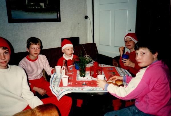 1985 Lucia. Henrik, Fredrik, Markus, Pontus, Nicklas.