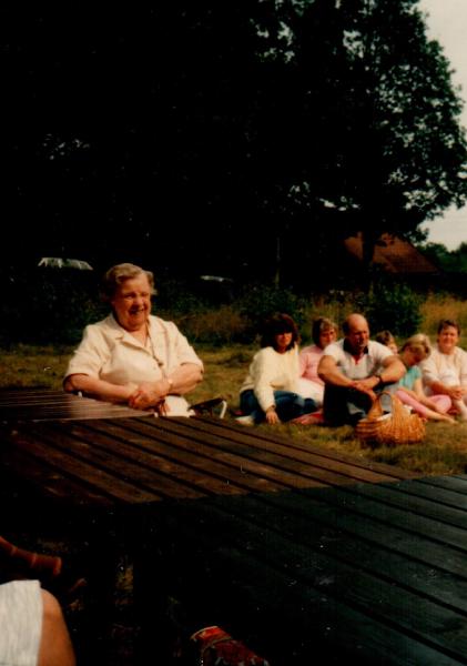 Dags för ordförandebyte 1985. Karin. Britt-Mari, Ulf, Mari. Ullabritt, Vivan.