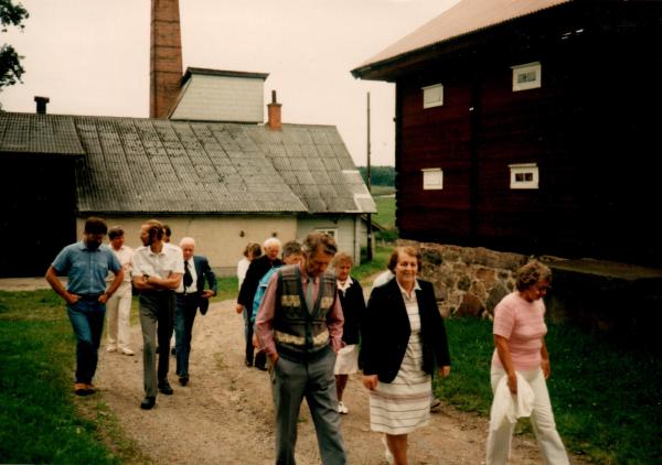 En dag på bränneriet på Kyrkeby. 1985. 27/8. Allt väl bevarat bara att trycka på en knapp så fungerar allt igen.