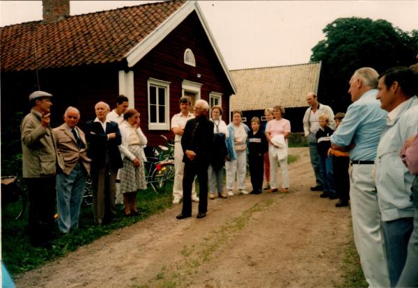 En dag på bränneriet på Kyrkeby. 1985. 27/8.